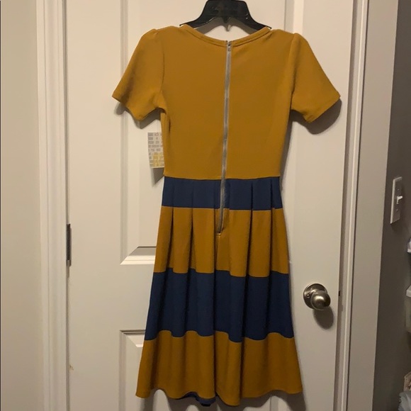 LuluRoe Amelia - Picture 3 of 3